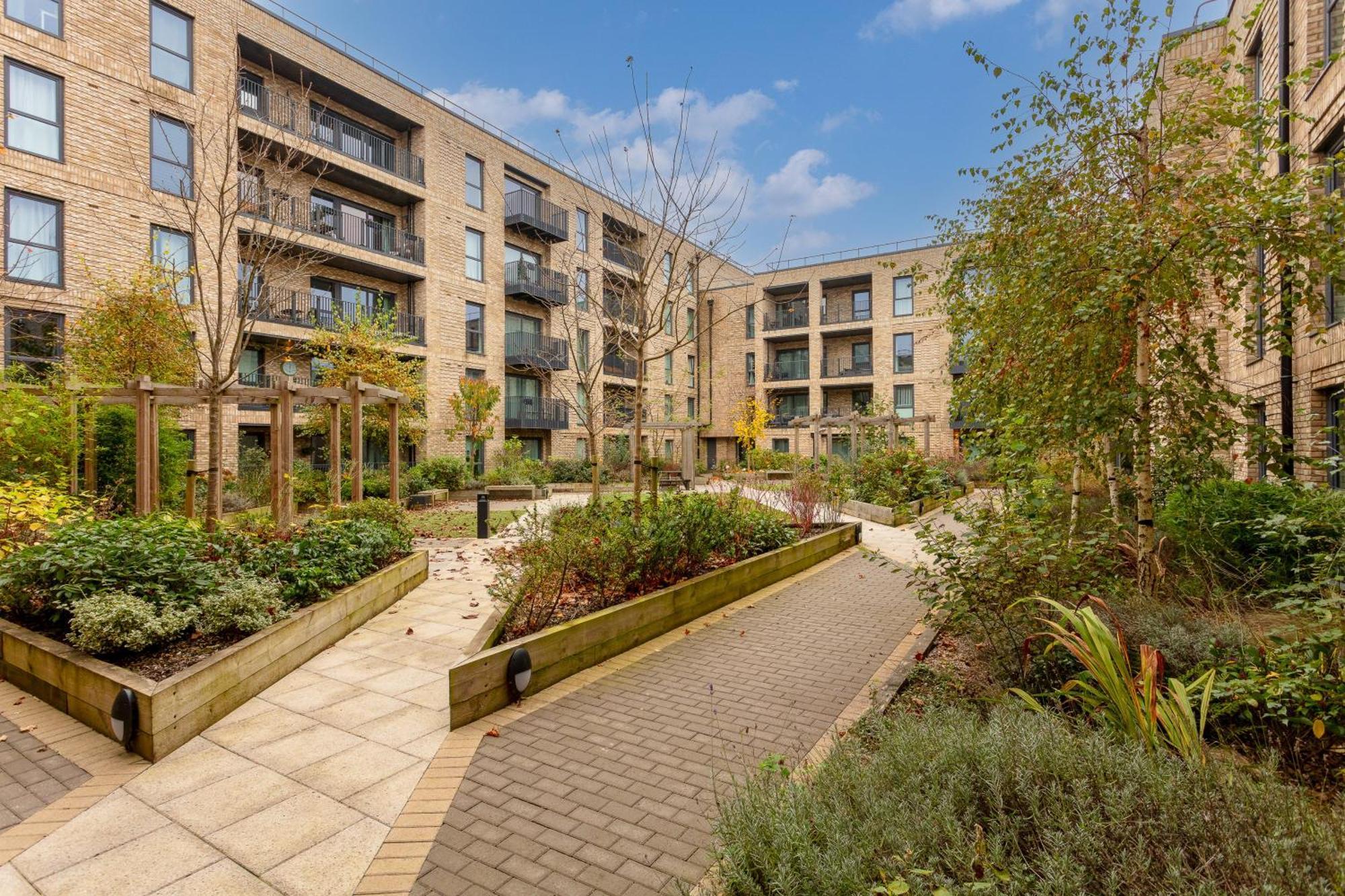 Penthouse Apartment - City Centre - Secure Parking, Balcony, Self-Check-In, Fast Wifi And Smart Tv With Netflix By Yoko Property Milton Keynes Exterior photo
