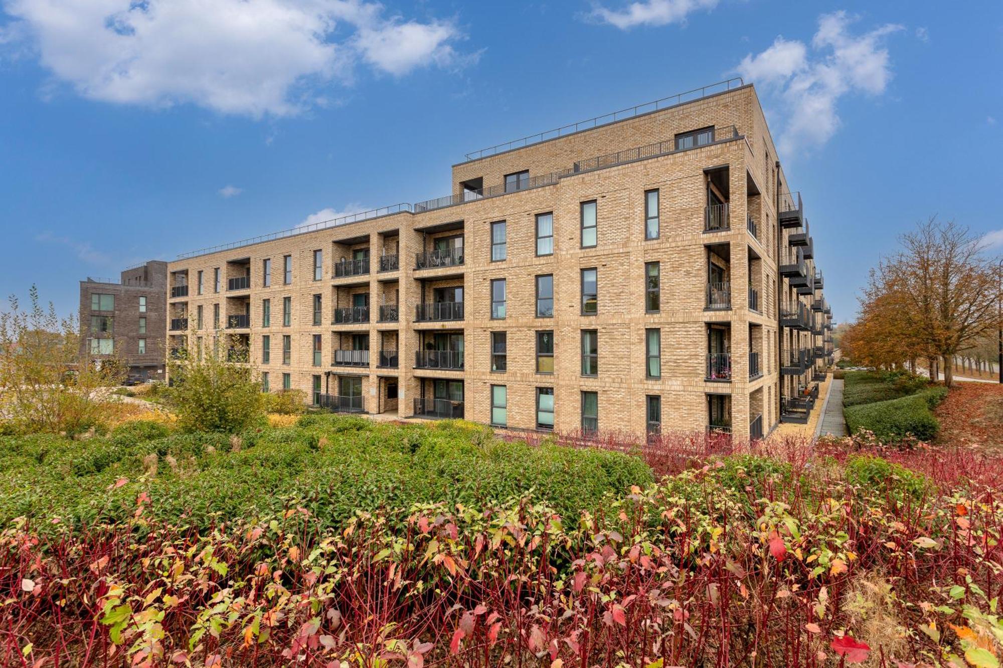 Penthouse Apartment - City Centre - Secure Parking, Balcony, Self-Check-In, Fast Wifi And Smart Tv With Netflix By Yoko Property Milton Keynes Exterior photo