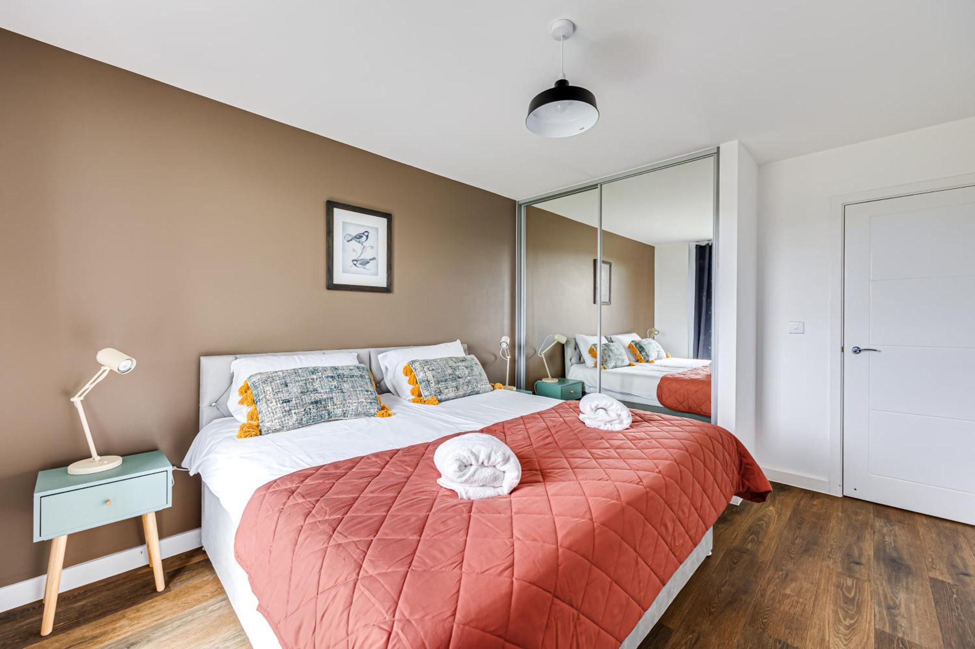 Penthouse Apartment - City Centre - Secure Parking, Balcony, Self-Check-In, Fast Wifi And Smart Tv With Netflix By Yoko Property Milton Keynes Exterior photo