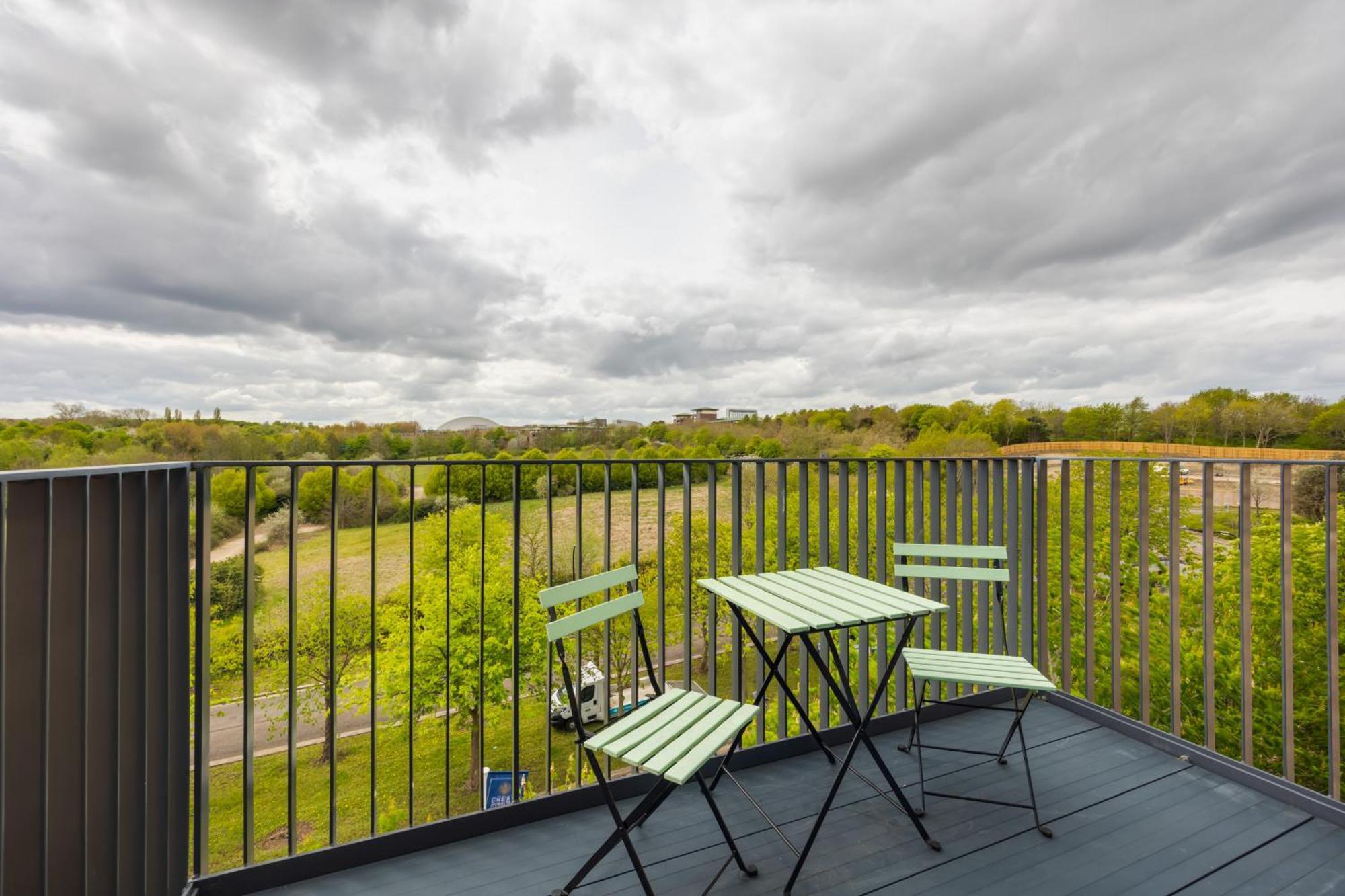 Penthouse Apartment - City Centre - Secure Parking, Balcony, Self-Check-In, Fast Wifi And Smart Tv With Netflix By Yoko Property Milton Keynes Exterior photo