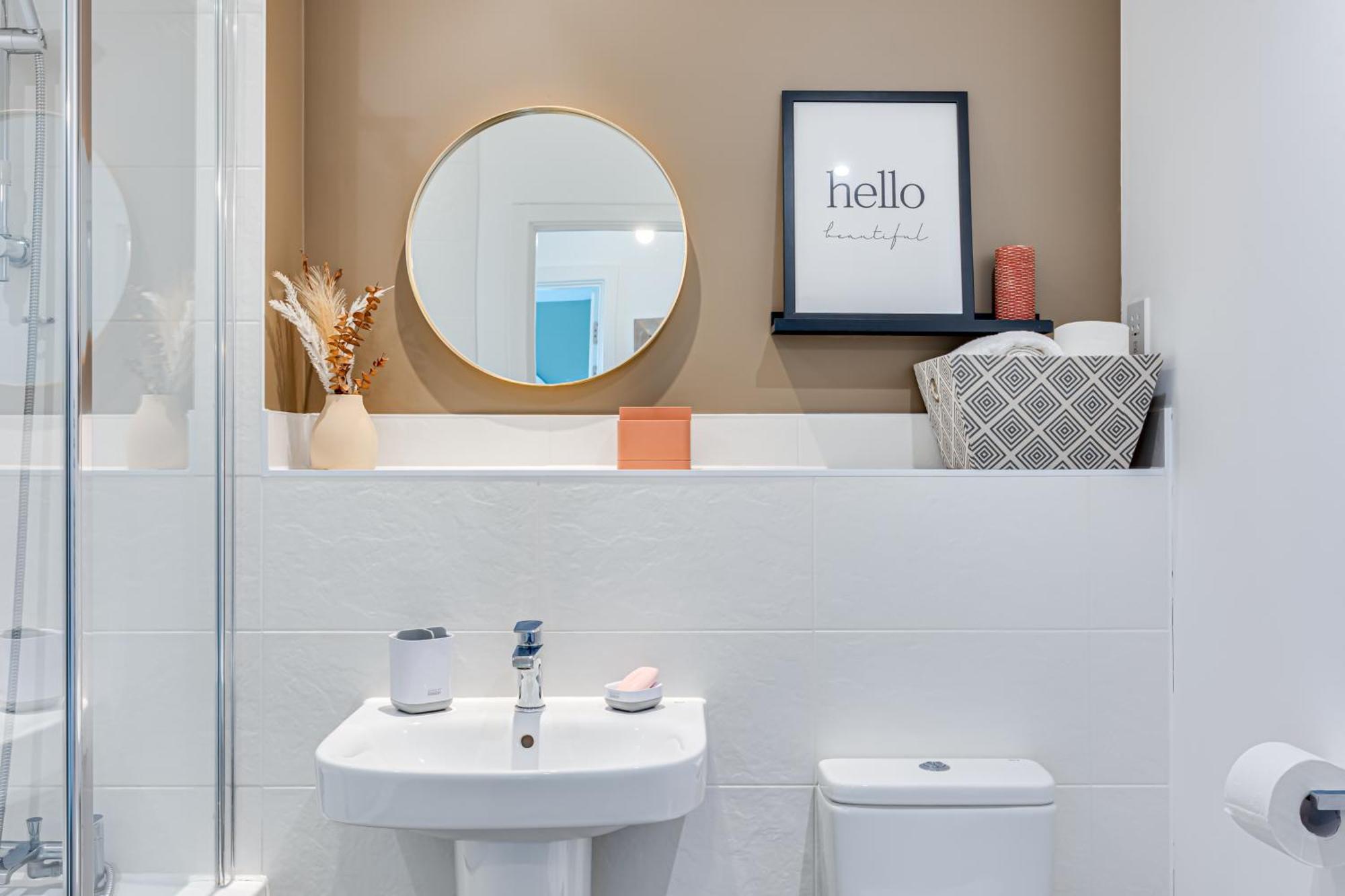 Penthouse Apartment - City Centre - Secure Parking, Balcony, Self-Check-In, Fast Wifi And Smart Tv With Netflix By Yoko Property Milton Keynes Exterior photo