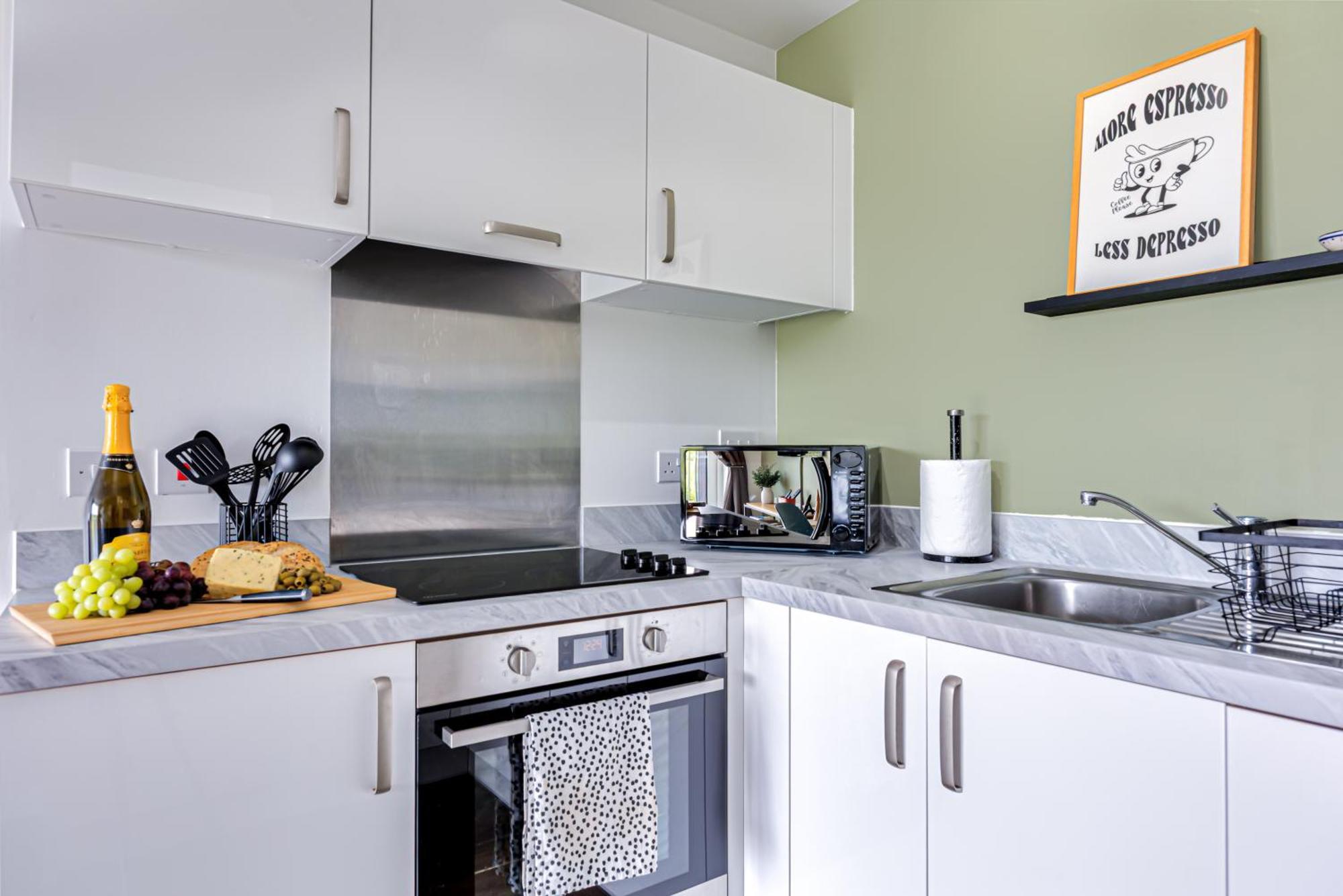 Penthouse Apartment - City Centre - Secure Parking, Balcony, Self-Check-In, Fast Wifi And Smart Tv With Netflix By Yoko Property Milton Keynes Exterior photo
